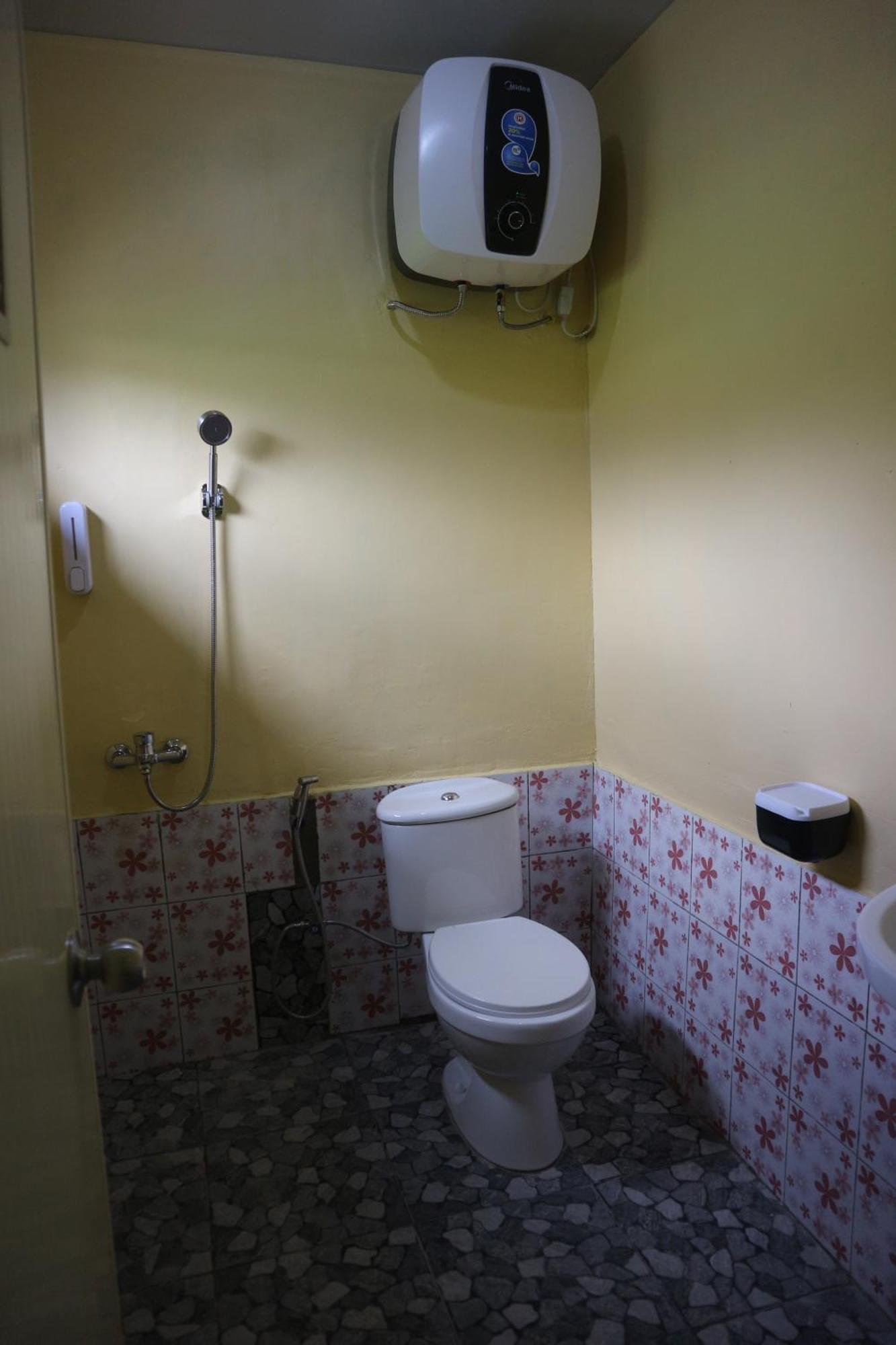 Tange Guest House Рутенг Екстериор снимка